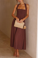 Kleid mit elastischem, gerafftem Oberteil und überkreuzten Gesäßtaschen